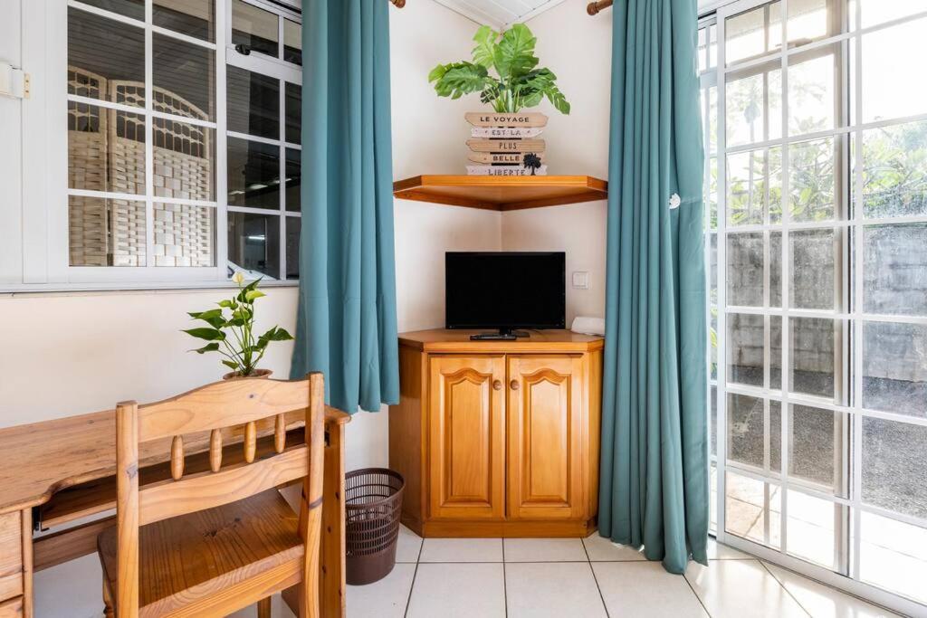 Chaine Lodge Maison Entiere Free Parking & Wifi 3Min De L'Aeroport Faaa Exterior foto